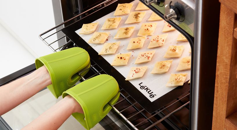 Silicone Baking Mat, 40 x 30 cm Faster and more even baking!