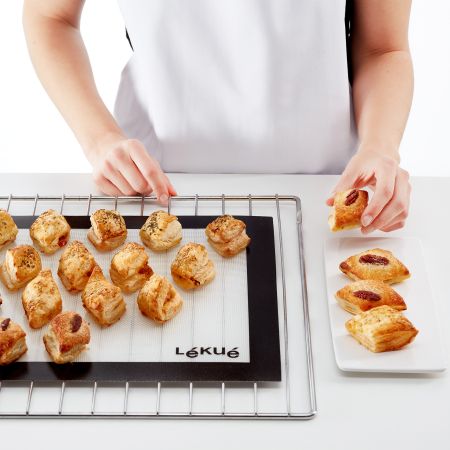 Silicone Baking Mat, 40 x 30 cm Faster and more even baking!