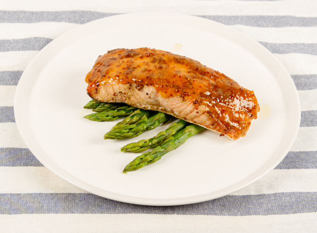 Glazed salmon with asparagus