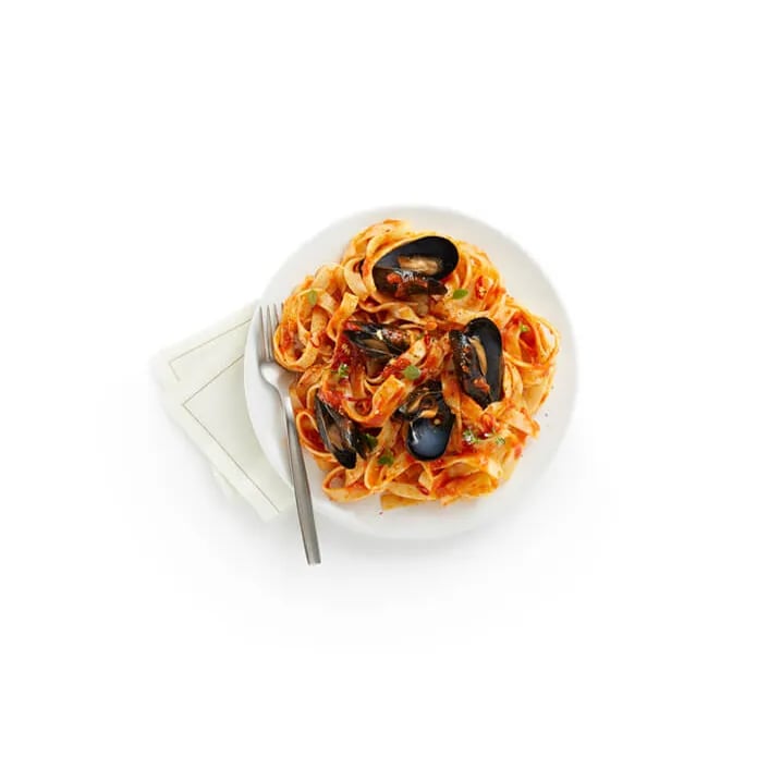 Fettuccine arrabiata with mussels