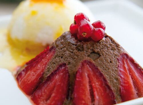 Pyramide De Mousse Au Chocolat Et Fraise